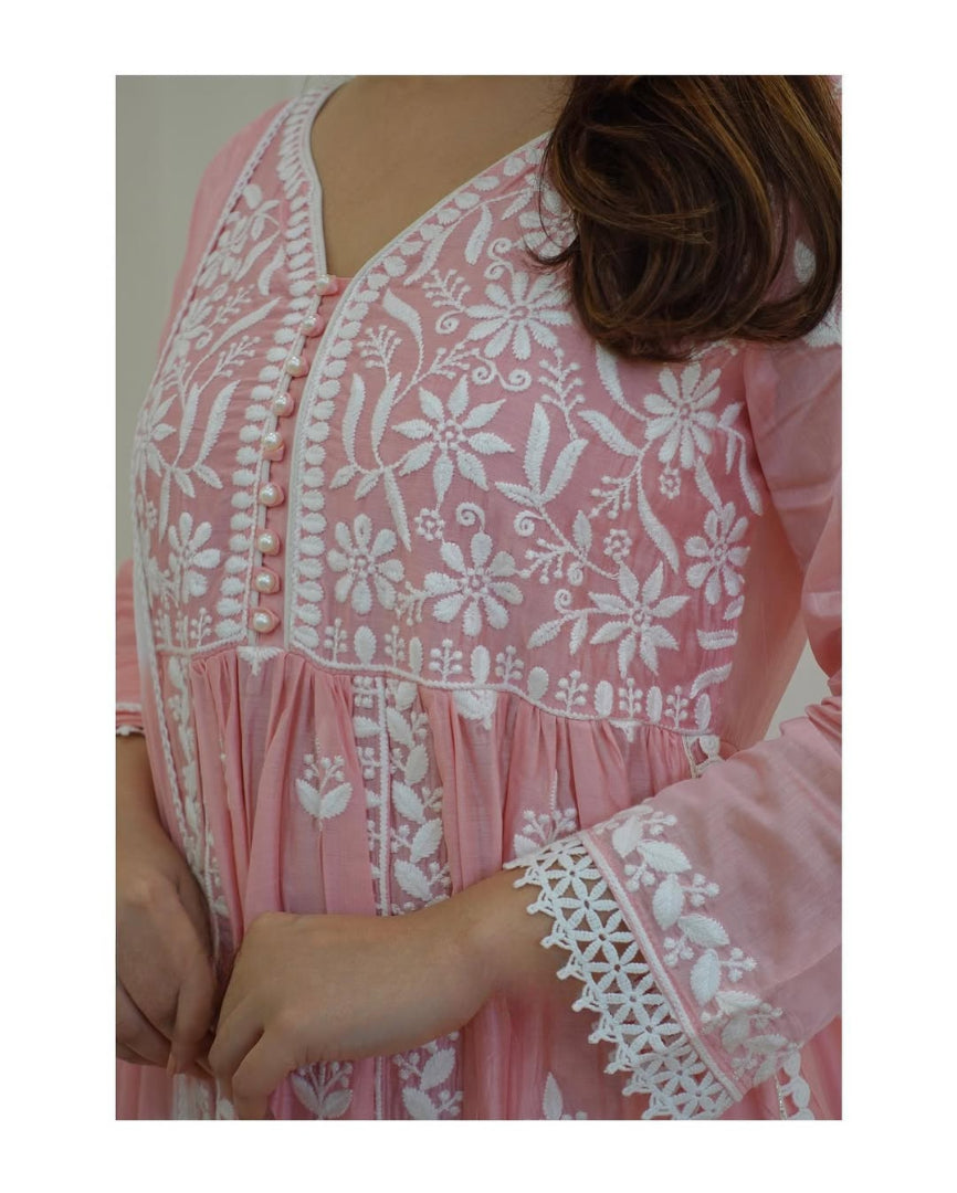 CHIKANKARI REYON COTTON KURTA SET WITH NAZEEN DYE DUPATTA
