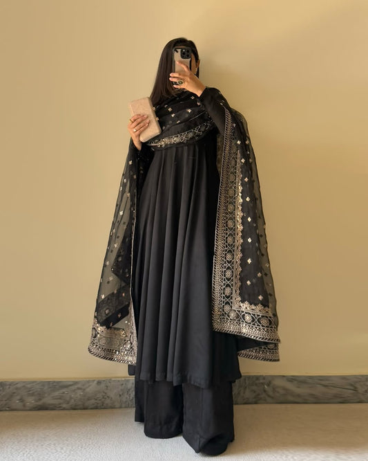 Elegant Pure Fox Georgette Kurta Set with Dupatta & Plazzo