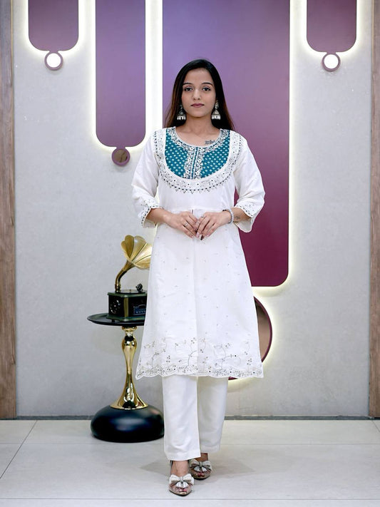 Tradition Luxury Exclusive Roman Silk Embroidered Collection