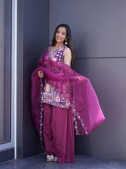 Elegant Embroidered Kurti Set