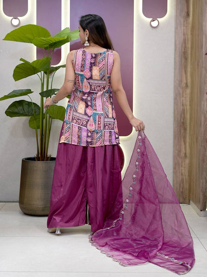 Elegant Embroidered Kurti Set
