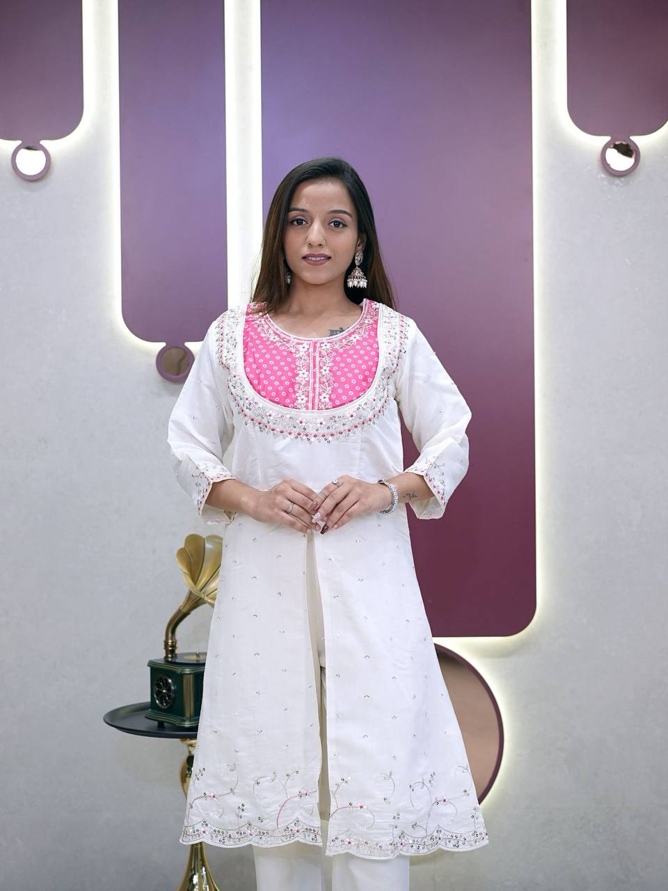 Tradition Luxury Exclusive Roman Silk Embroidered Collection