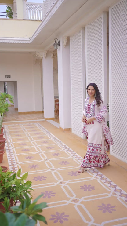 Trendy Mirror Work Maslin Kurti Set